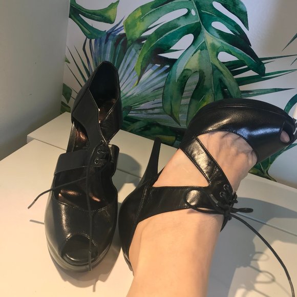 Bakers size 7 - laces high heel - Picture 3 of 8